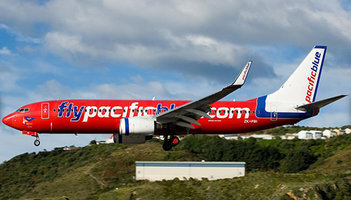 Boeing 737-800 Pacific Blue Airlines mit Halter